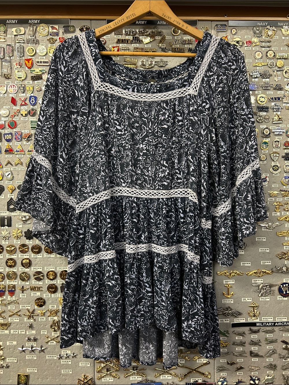 Free People Boho Floral Lace-Trim Peasant Top Navy & Periwinkle